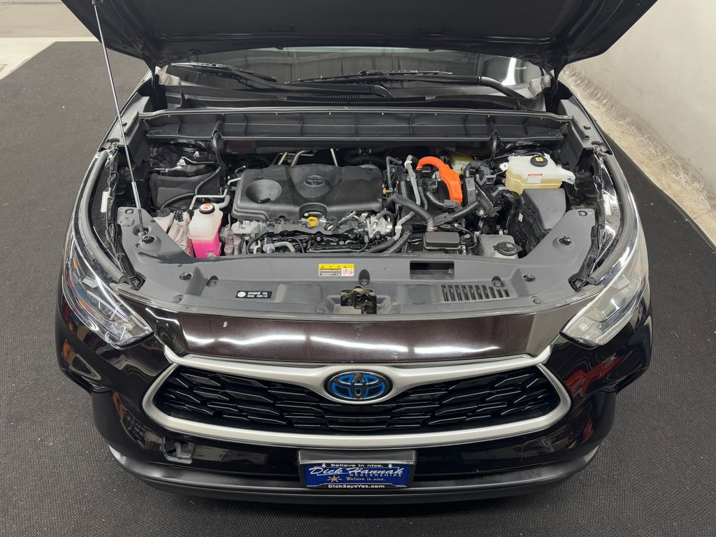 2022 Toyota Highlander Hybrid XLE