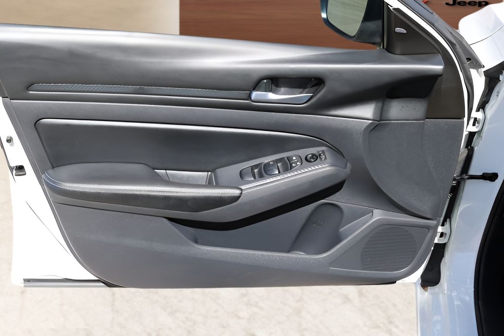 Used Car 2024 Nissan Altima  2.5 Sv For Sale Under $25,000 In Austin, Texas