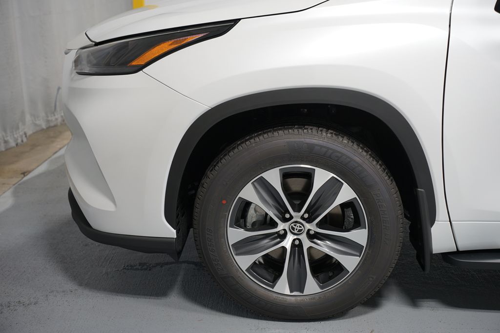 Thumbnail: 2025 Toyota Highlander - 5