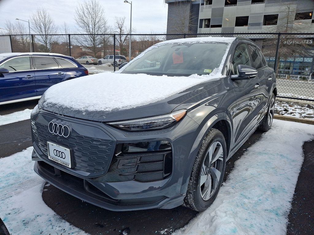 2025 Audi e-tron Premium -
                Vienna, VA