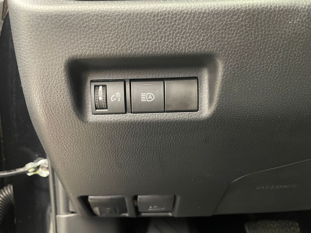 2024 Toyota RAV4 XLE 20