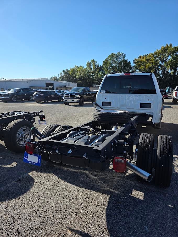 2025 Ford F-450 Chassis XL