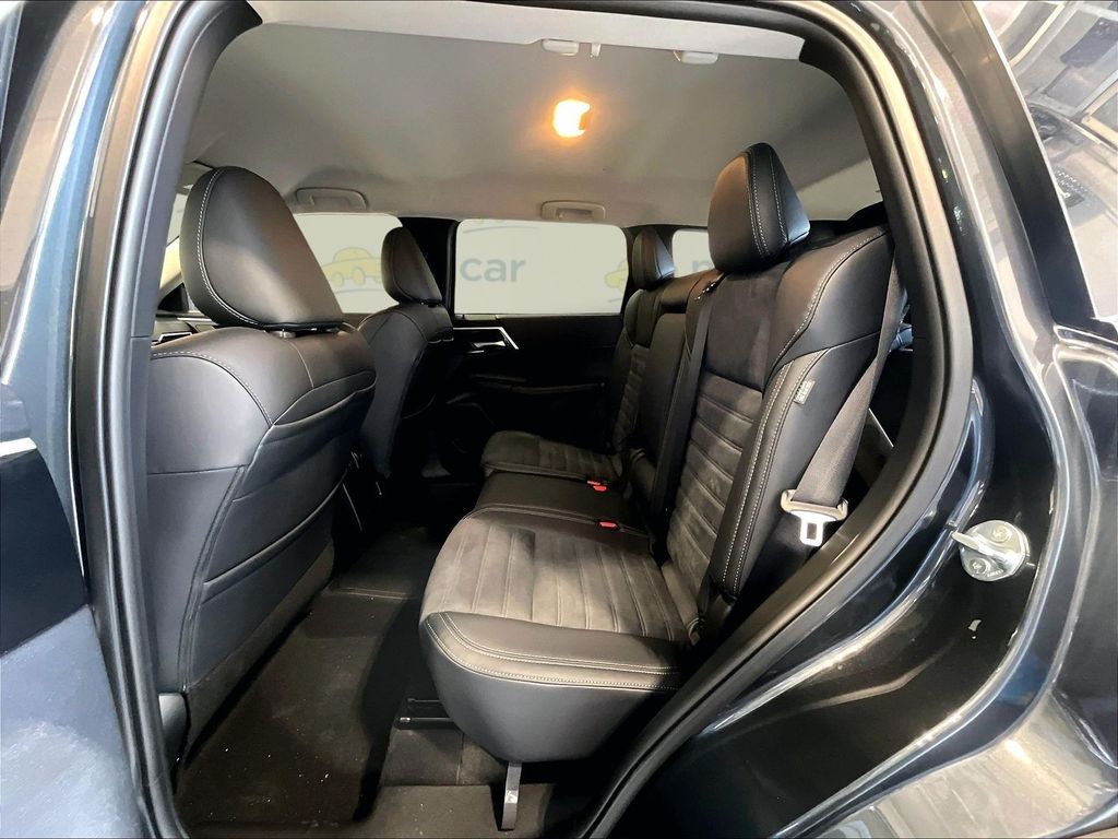 2026 Nissan Rogue Plug-In Hybrid — photo 10