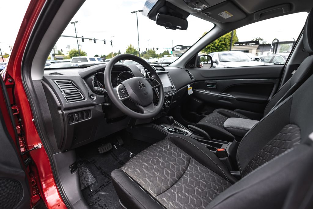 2026 Mitsubishi Outlander Sport 2.0 ES thumbnail 16