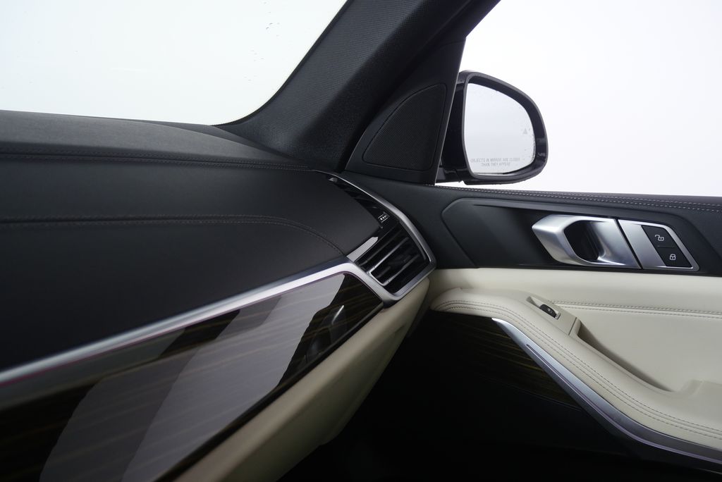 Thumbnail: 2020 BMW X5 - 24