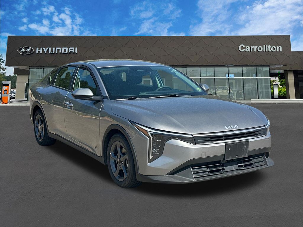 Used 2025 Gray Kia LXS image 3