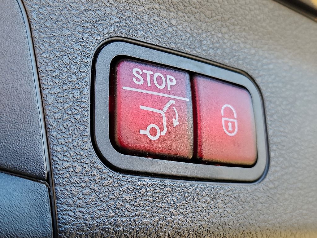 Thumbnail: 2024 Mercedes-Benz GLS - 32