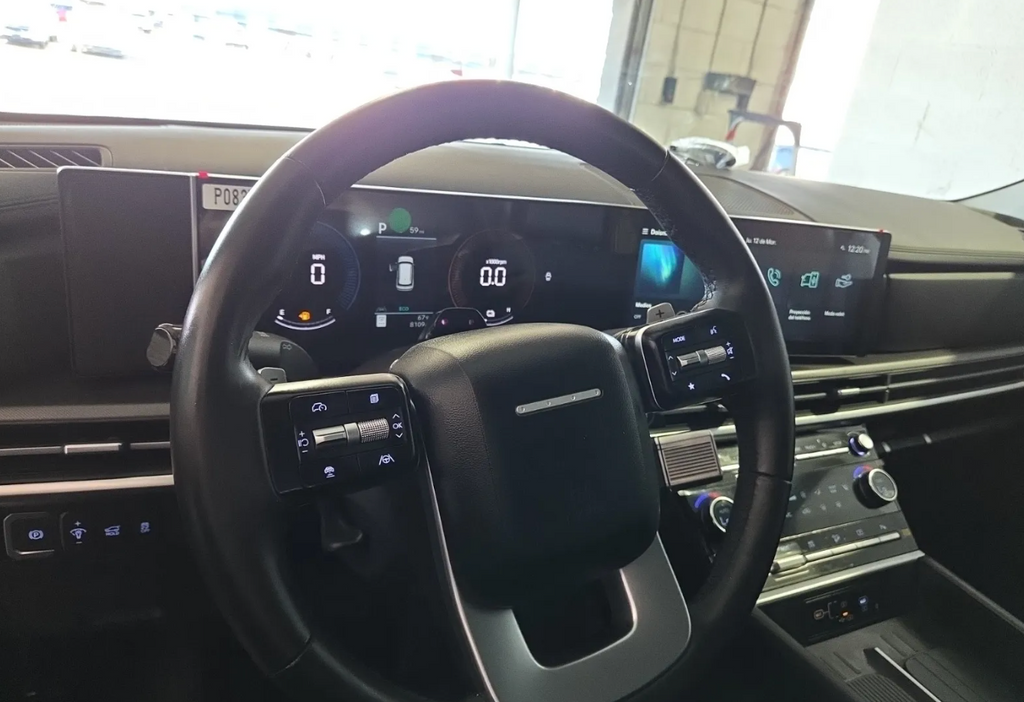 View vehicle photo 6