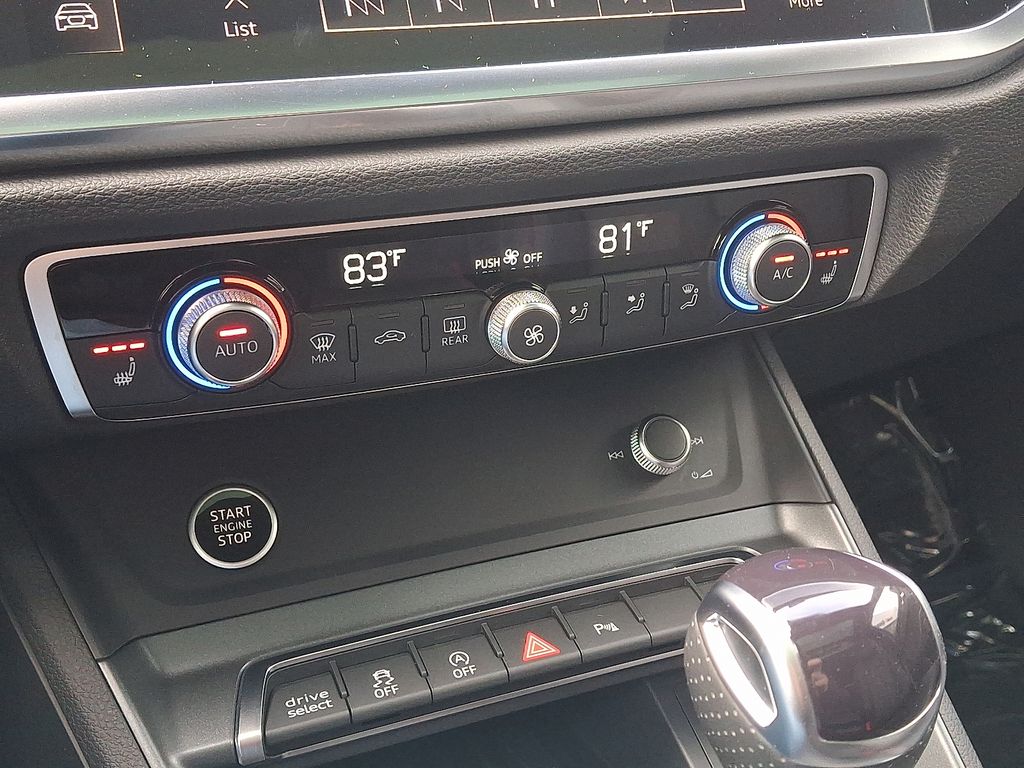 Thumbnail: 2025 Audi Q3 - 16