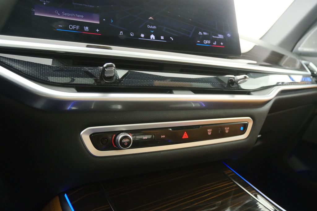 Thumbnail: 2026 BMW X5 - 25