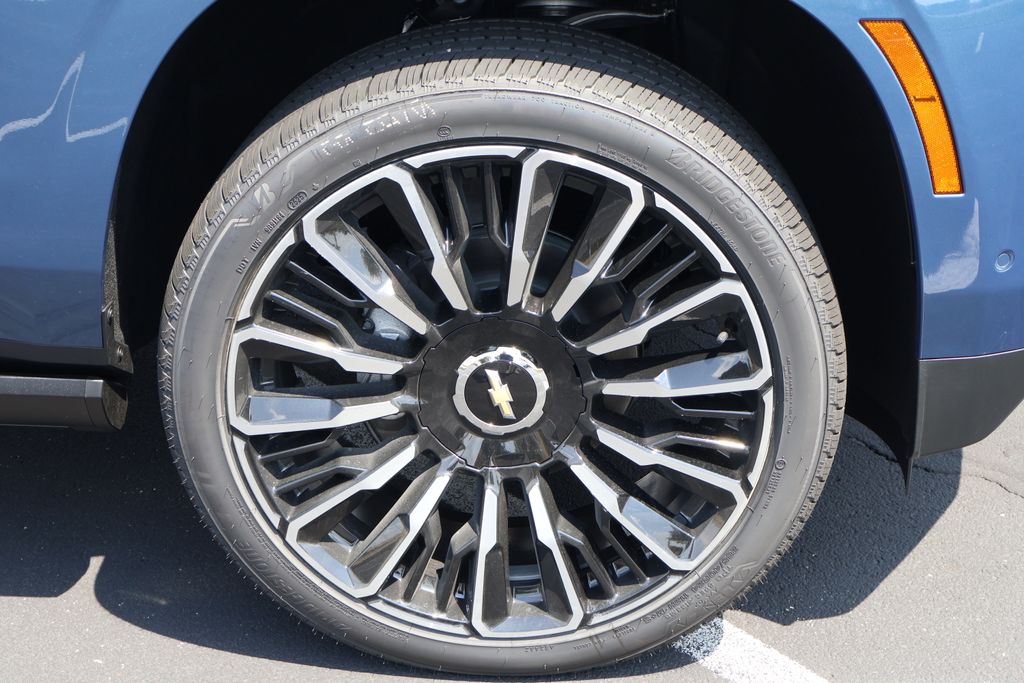 Thumbnail: 2025 Chevrolet Suburban - 11