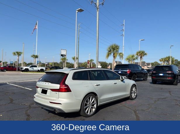 2020 Volvo V60 T5 Momentum