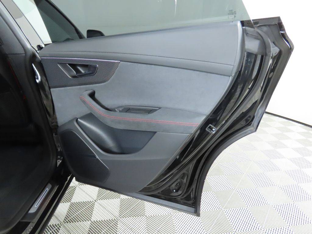 2025 Audi RS Q8 4.0T 25
