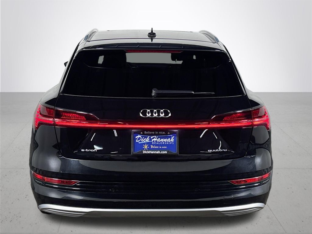 2021 Audi e-tron Premium Plus