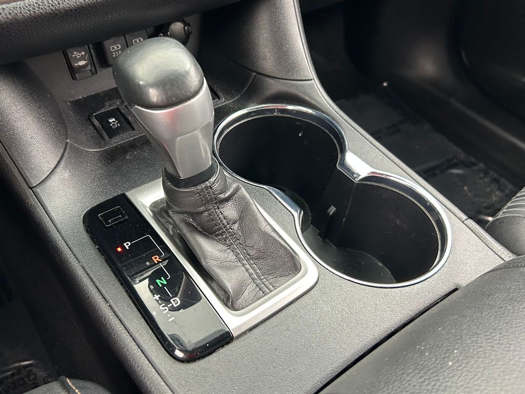 Used 2019 Midnight Black Metallic Toyota LE Plus image 36