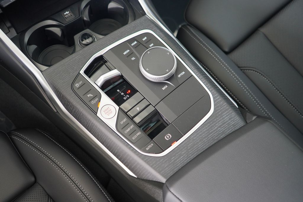 Thumbnail: 2026 BMW 3 Series - 18