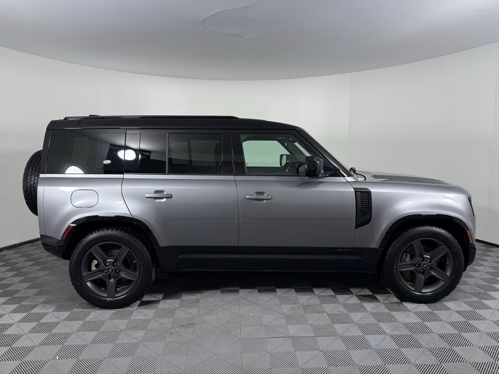 Thumbnail: 2021 Land Rover Defender - 4