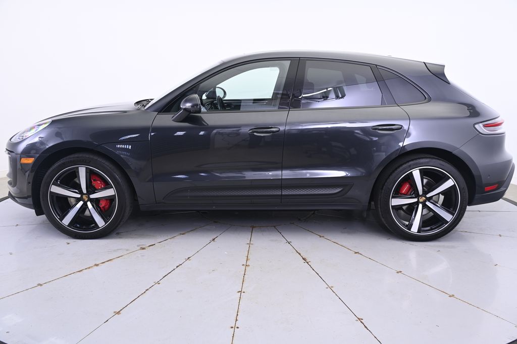 Thumbnail: 2022 Porsche Macan - 2