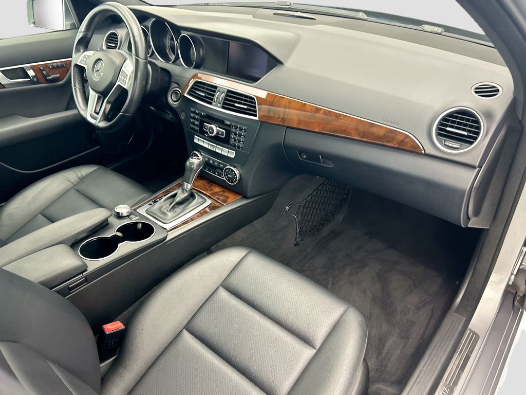 Thumbnail: 2013 Mercedes-Benz C-Class - 16