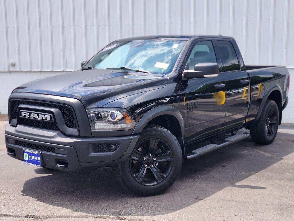 Diamond Black Crystal Pearlcoat 2022 RAM 1500 Pickup Truck Four-Wheel Drive 8-Speed Automatic