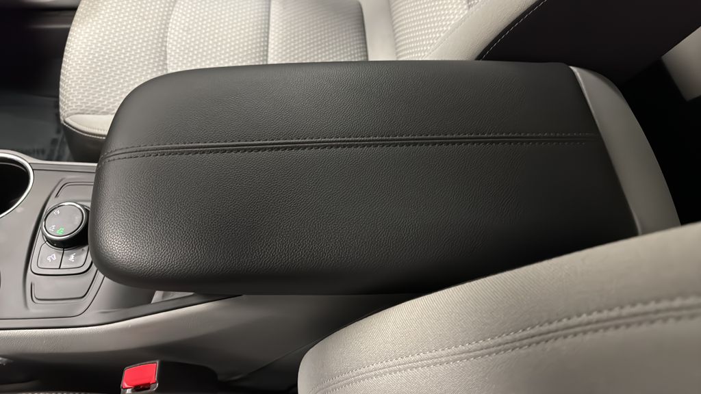 Used 2024 Downpour Metallic GMC SLE image 19