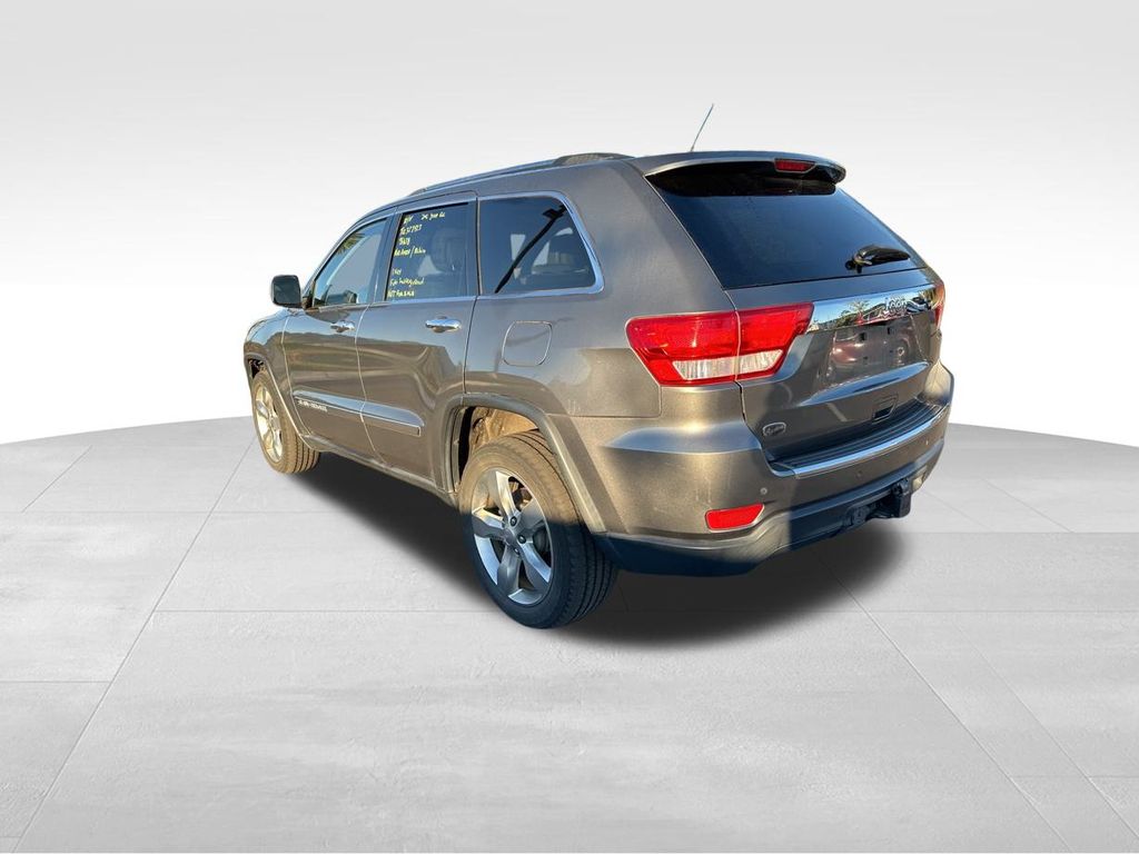 2012 Jeep Grand Cherokee Overland 6