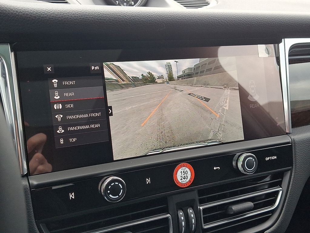 Thumbnail: 2026 Porsche Macan - 19