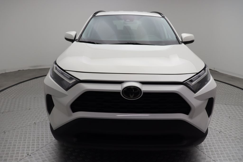 2023 Toyota RAV4 XLE 5