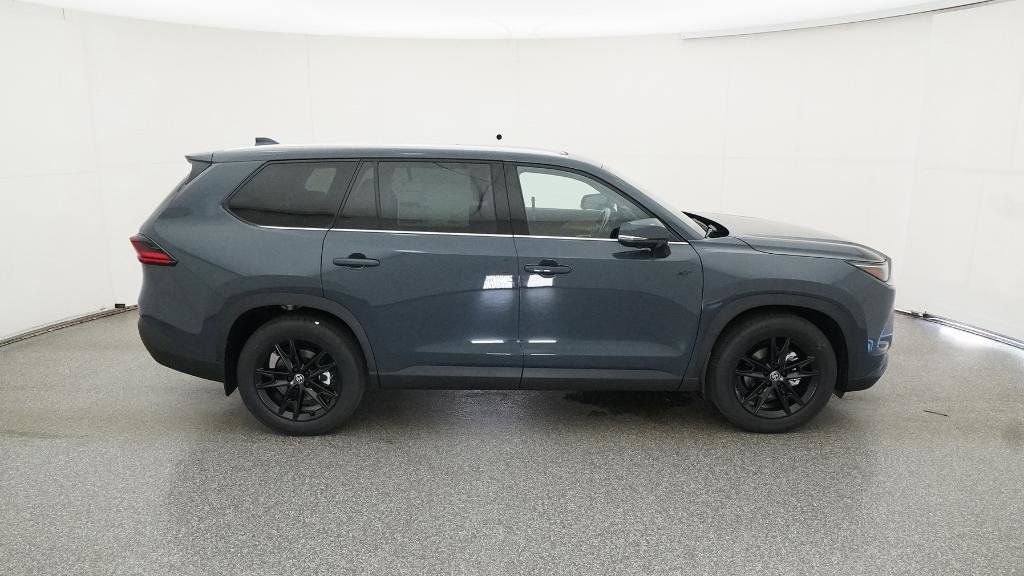 2025 Toyota Grand Highlander Limited 28