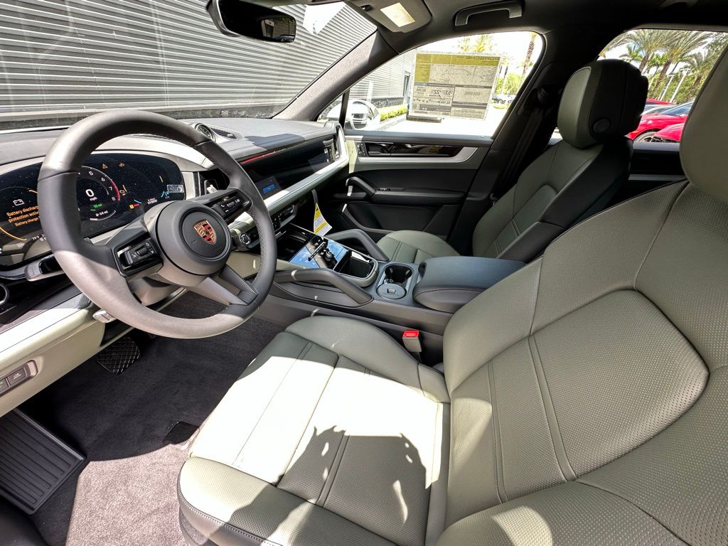 Thumbnail: 2026 Porsche Cayenne - 4