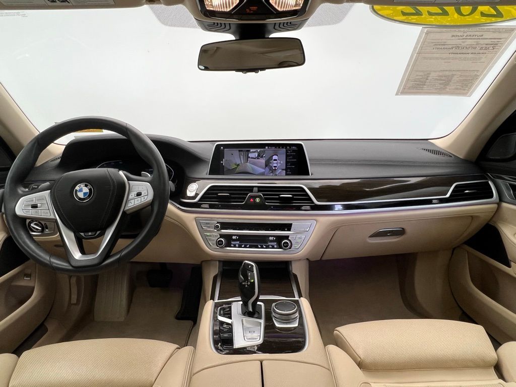 Thumbnail: 2022 BMW 7 Series - 10