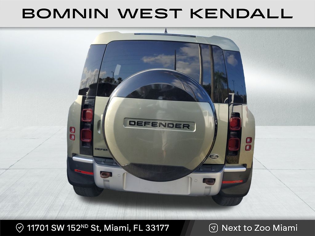 2023 Land Rover Defender 110 S photo