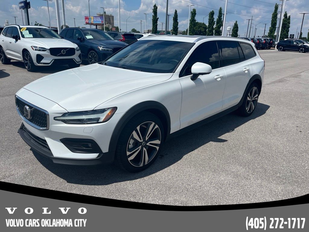 2026 Volvo V60 Cross Country B5 Plus