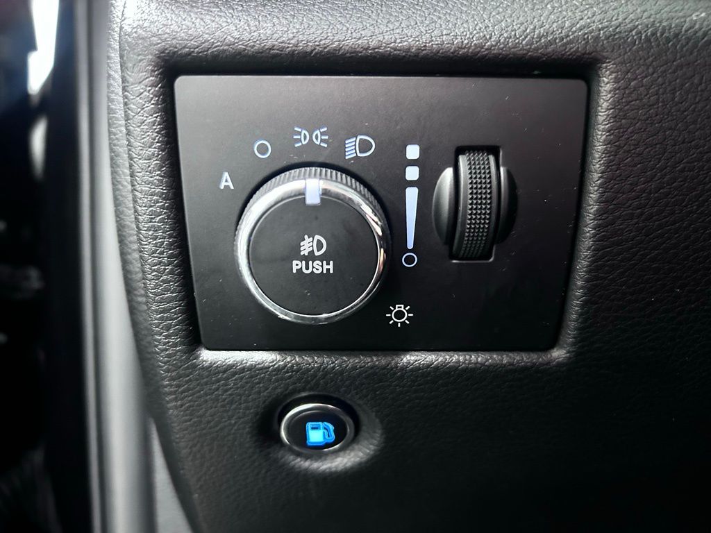 used 2021 Jeep Grand Cherokee car, priced at $26,758