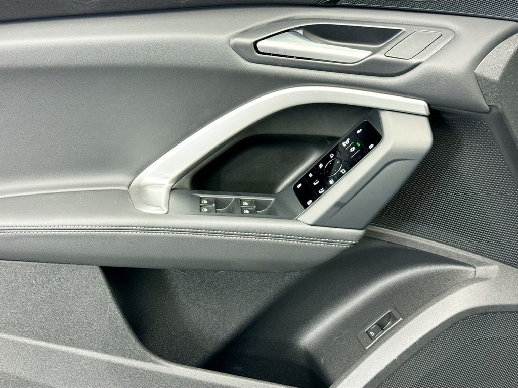 Thumbnail: 2025 Audi Q5 - 23