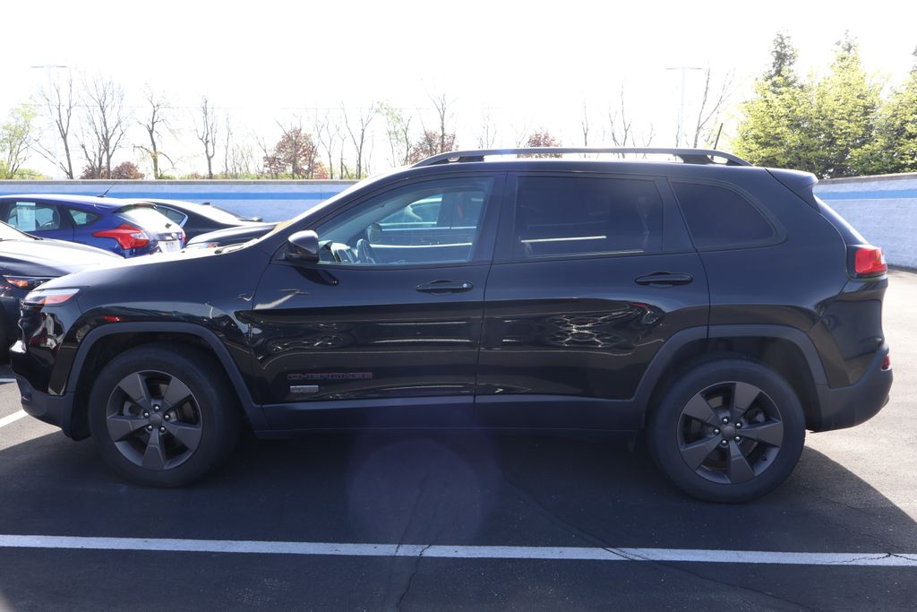 2016 Jeep Cherokee 75th Anniversary Edition 11