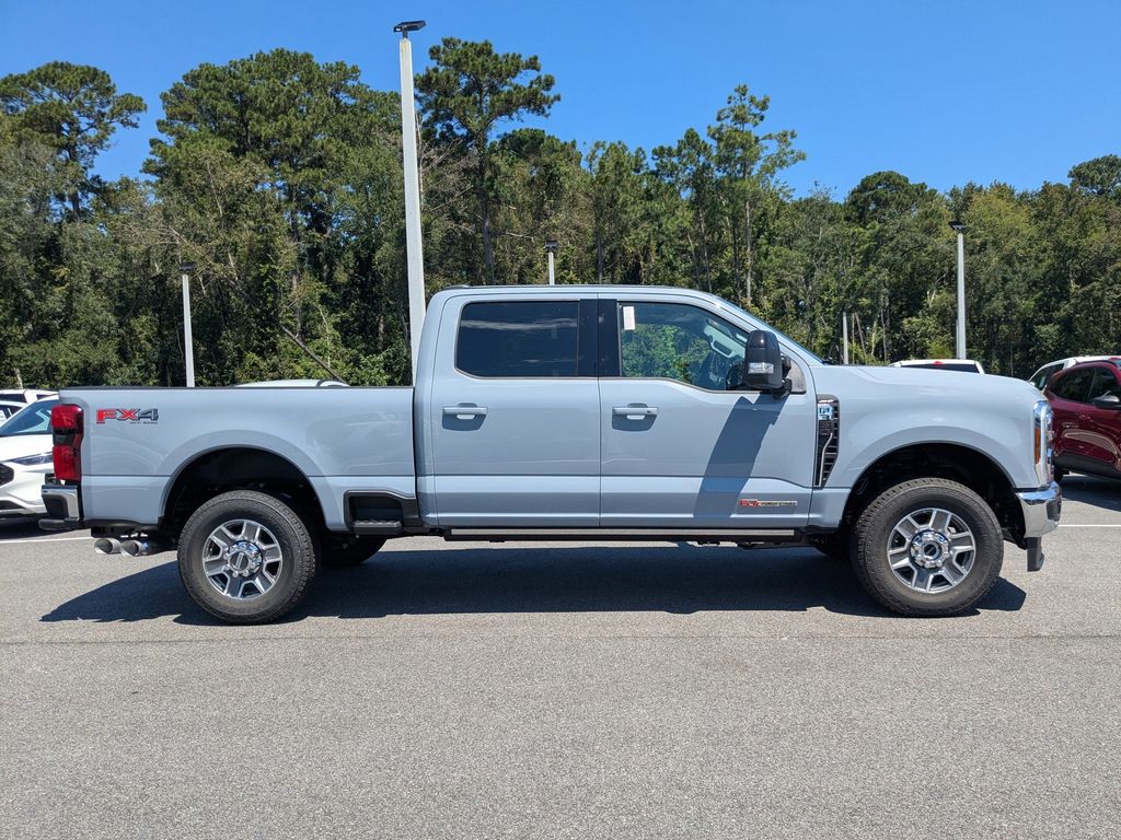 2026 Ford Super Duty F-350 SRW LARIAT