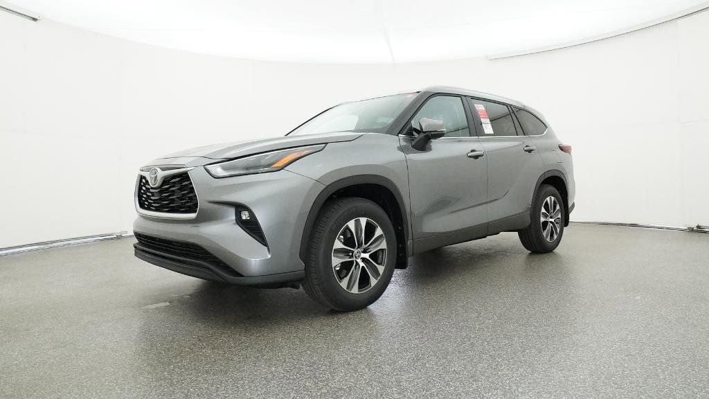 Thumbnail: 2026 Toyota Highlander - 16