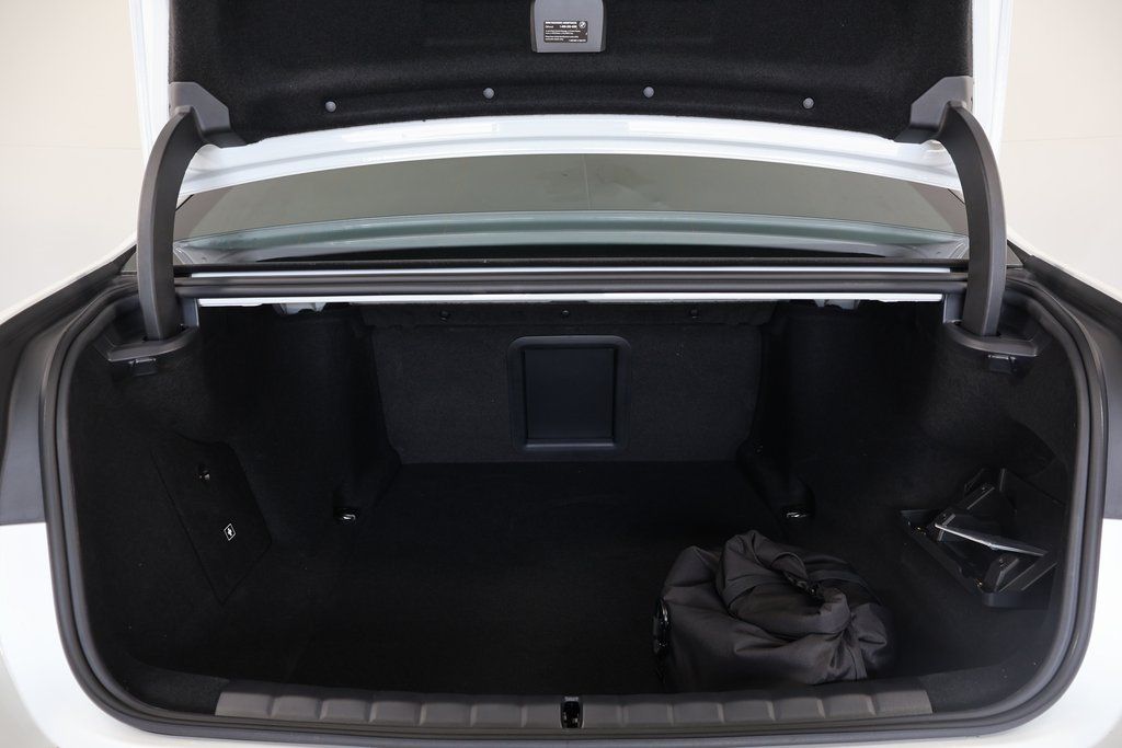 Thumbnail: 2026 BMW i7 - 8