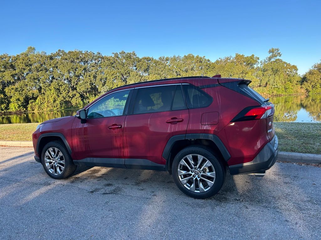 Thumbnail: 2021 Toyota RAV4 - 3