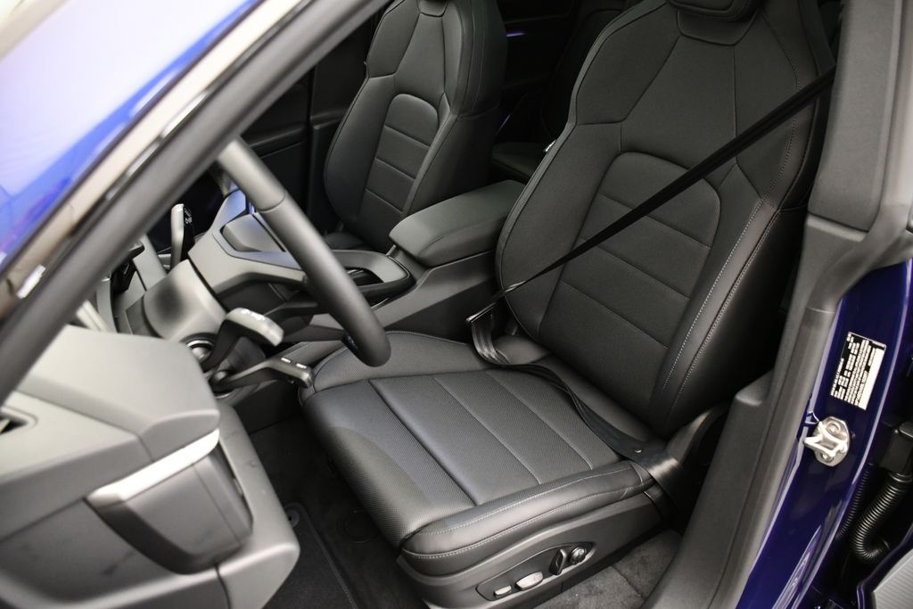 Thumbnail: 2025 Porsche Macan - 5