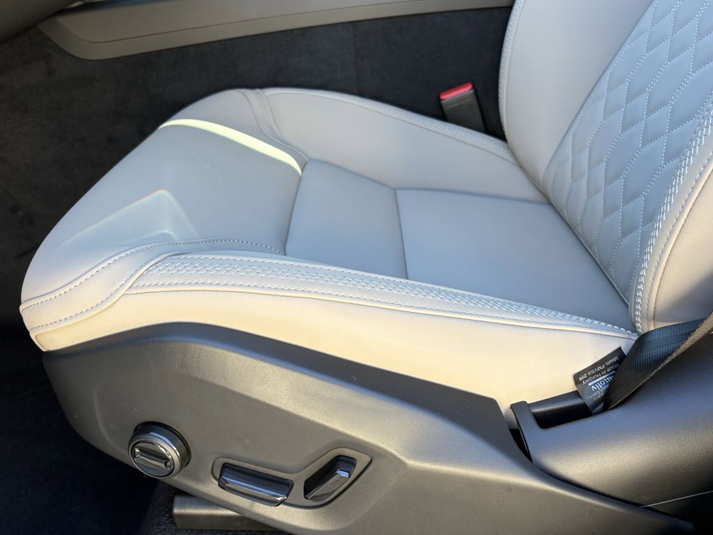 New 2026 Crystal White Volvo B5 Plus image 13