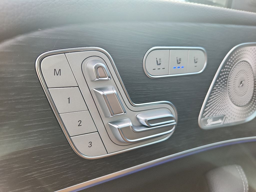 Thumbnail: 2026 Mercedes-Benz GLS - 18