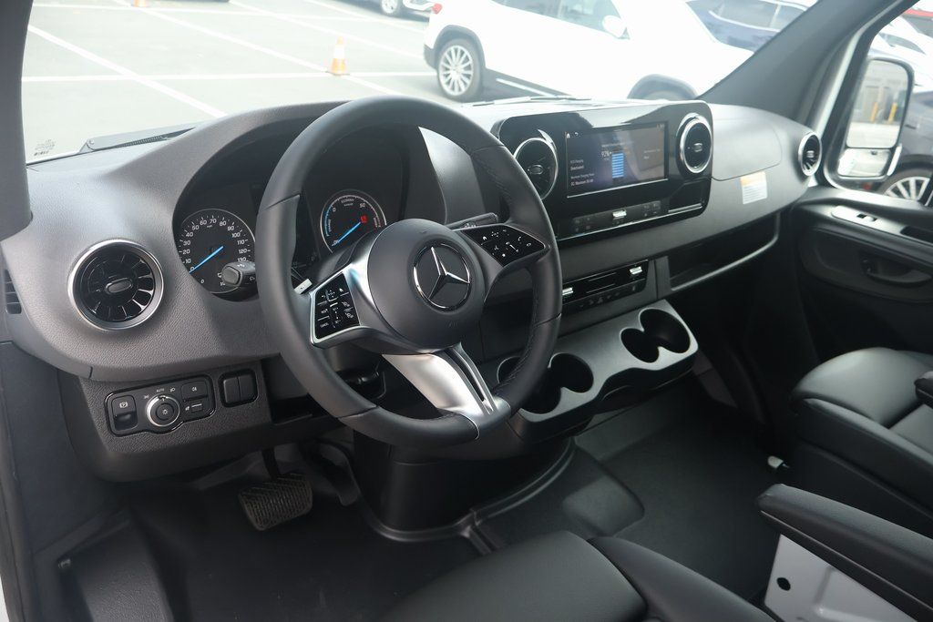 2024 Mercedes-Benz Sprinter 2500 3