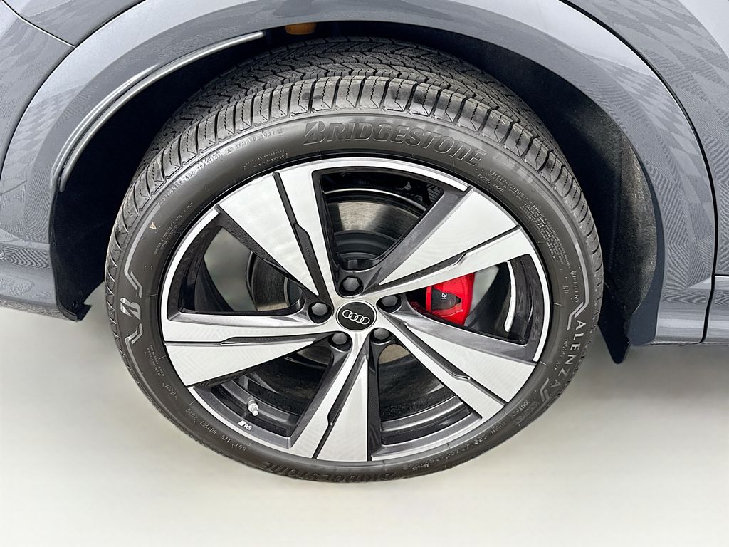 Thumbnail: 2025 Audi SQ5 - 32