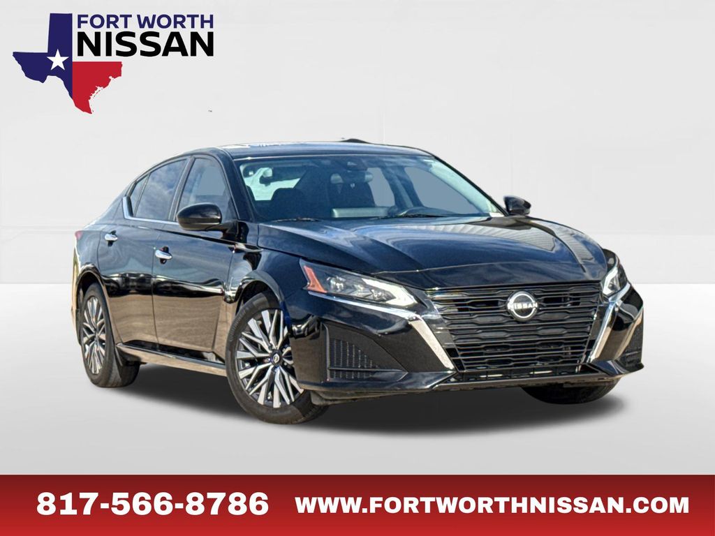 Super Black Clearcoat 2023 Nissan Altima 2.5 SV FWD Sedan Front-Wheel Drive Continuously Variable Transmission