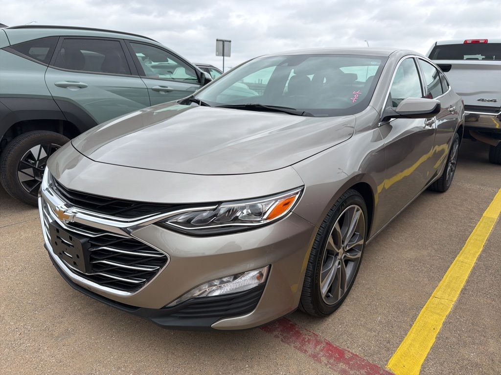 Mineral Gray Metallic 2024 Chevrolet Malibu LT with 2LT FWD Sedan Front-Wheel Drive Continuously Variable Transmission