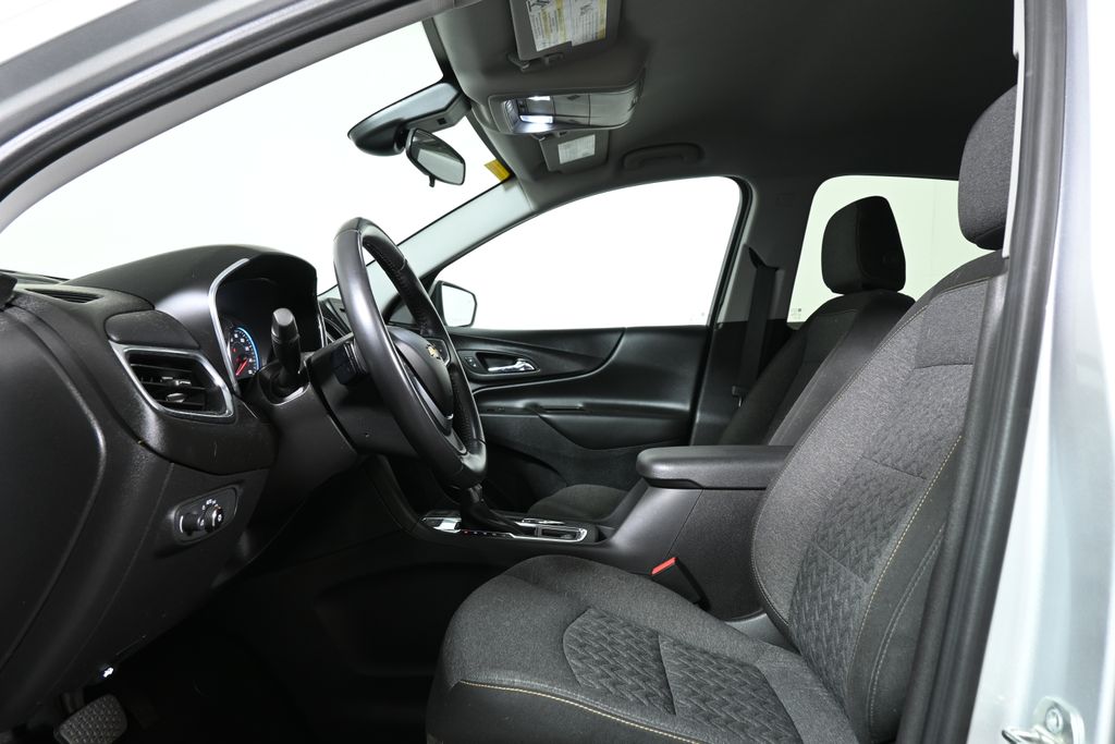 Thumbnail: 2022 Chevrolet Equinox - 3