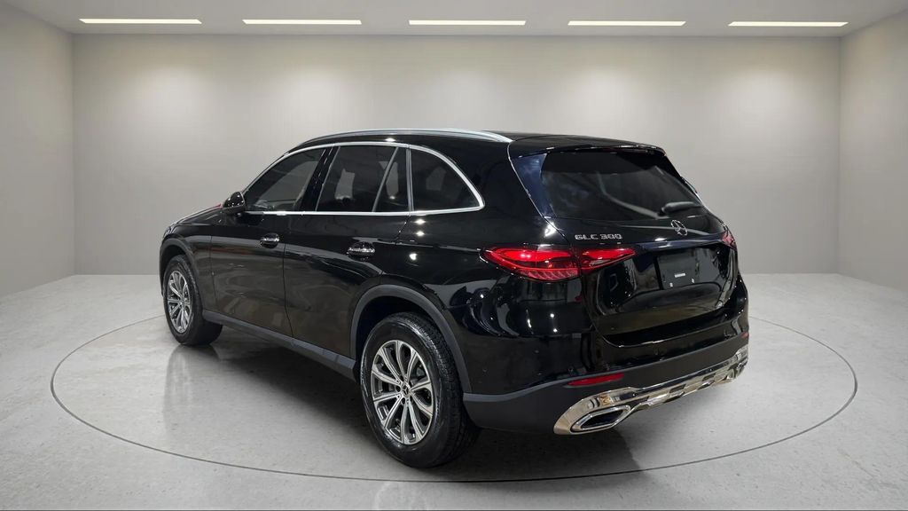 Used 2024 Black Mercedes-Benz GLC 300 image 13