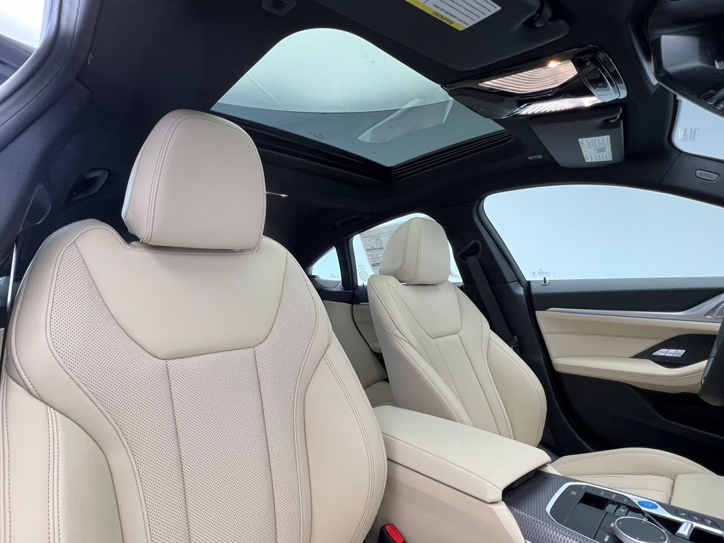 2025 BMW i4 eDrive40 8